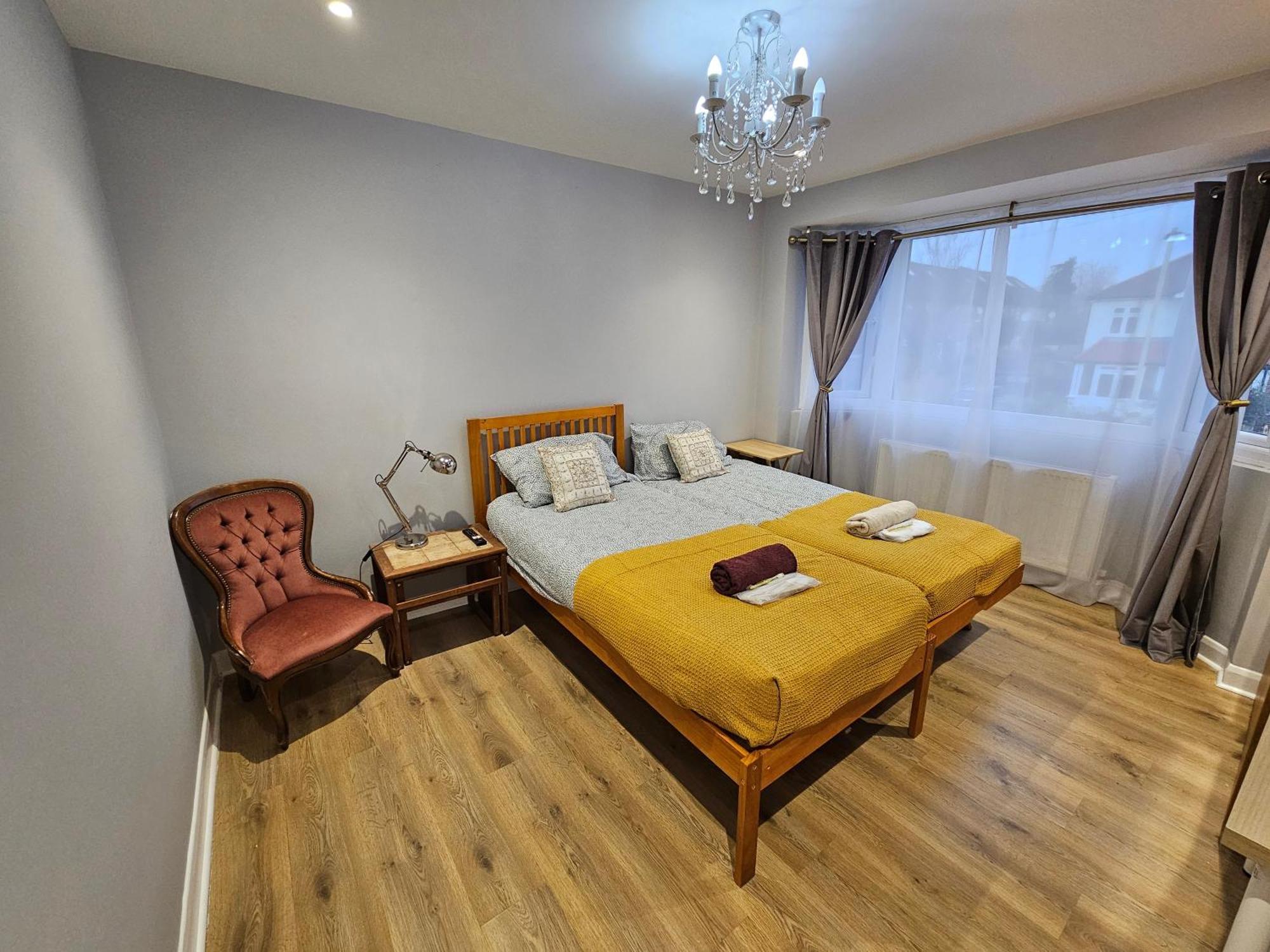 Beautiful Guest Rooms, Free Parking, 30Min Heathrow, 40Min Wembley, 60Min Central London Грийнфорд Екстериор снимка
