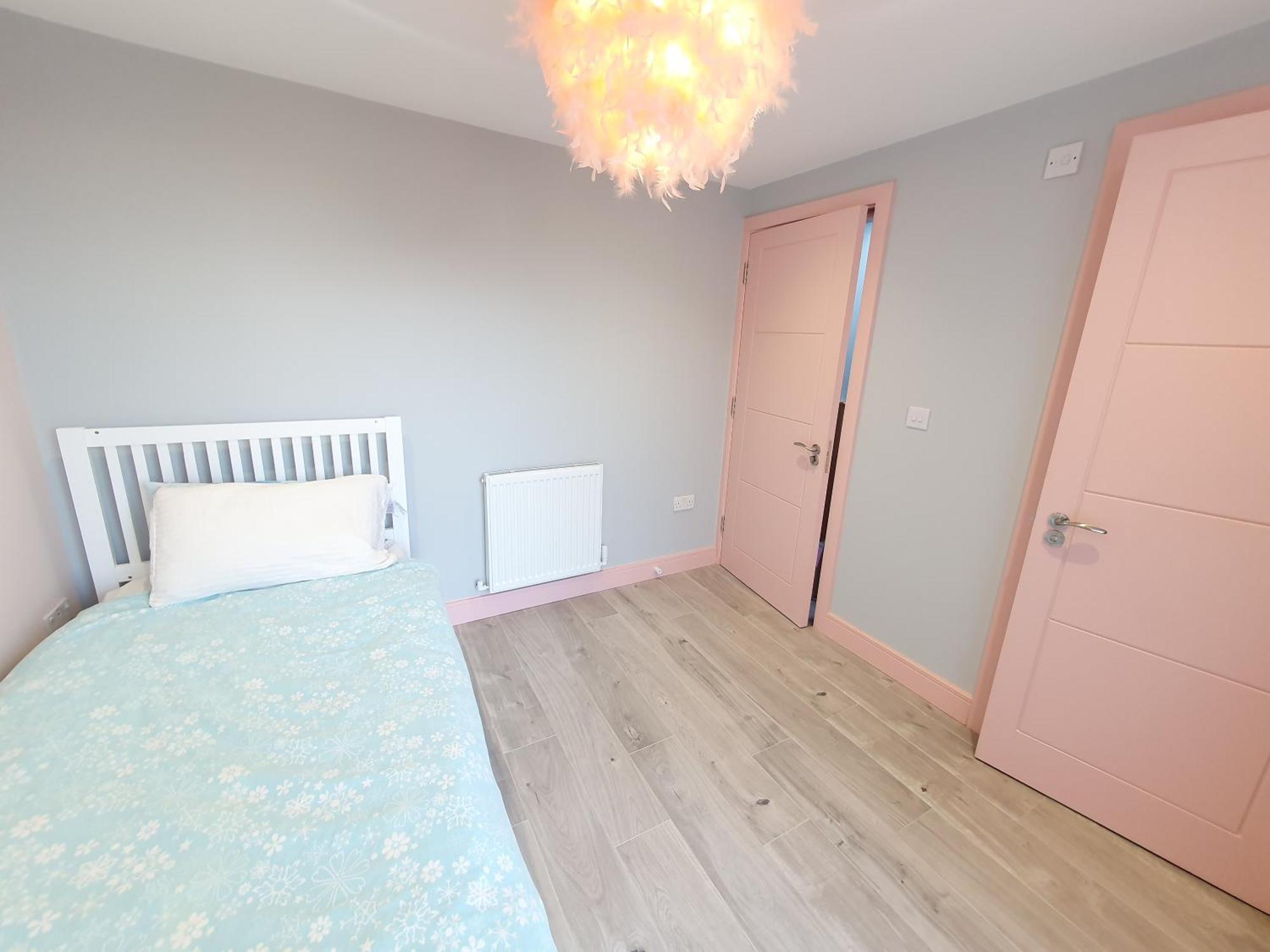 Beautiful Guest Rooms, Free Parking, 30Min Heathrow, 40Min Wembley, 60Min Central London Грийнфорд Екстериор снимка